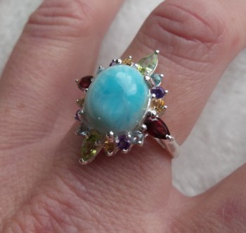 Zilveren ring gezet met Larimar en multi edelsteen 18 mm